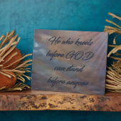 Plaque Photo Celui Qui S'Agenouille Devant Dieu (Côté)