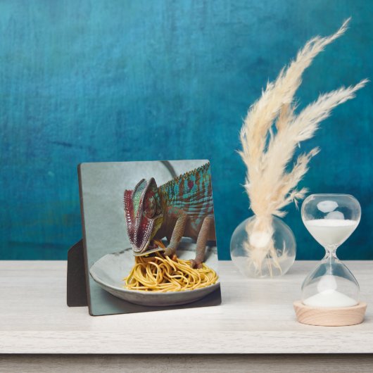 Plaque Photo Chameleon Manger Spaghetti (Insitu)