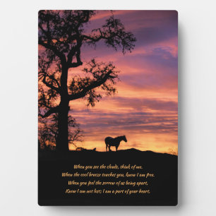 Plaque Photo Cheval au coucher du soleil avec mémorial d'arbre