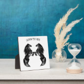 Plaque Photo Chevaux sauvages noirs droits - Ajouter votre text (Insitu)