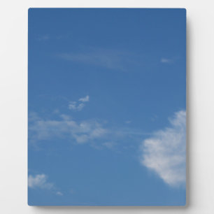 Plaque Photo ciel bleu foncé nuages blancs