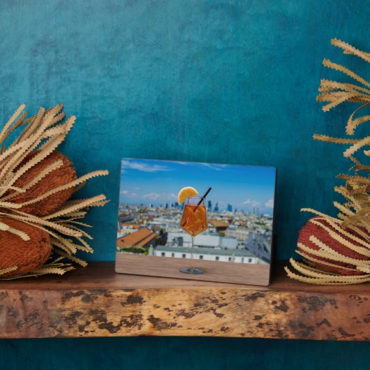 Plaque Photo Cocktail Spritz sur une table avec vue sur Milan (Côté)