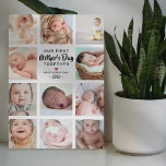 Plaque Photo Collage photo de notre première fête des mères<br><div class="desc">Plaque photo de jour de la mère personnalisée avec 11 photos pour vous changer à la vôtre,  le mignon dicton "nos premières mères jour ensemble",  un coeur rouge,  des noms,  et l'année.</div>