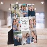 Plaque Photo Collage photo personnalisé Grand-parents Moderne<br><div class="desc">Cette couverture de collage blanc personnalisée "Grand-mère et Grand-père du monde" de 8 photos présente un coeur simple, accompagné d'une élégante typographie manuscrite et du nom de petits-enfants bien-aimés. Un cadeau idéal et chaleureux pour vos grands-parents lors d'occasions spéciales comme la journée des grands-parents, l'anniversaire, Noël ou les anniversaires. Customisez-le...</div>