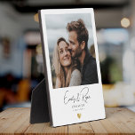 Plaque Photo Couple Fiançailles cadeau Gold Heart Keepsaké<br><div class="desc">Célébrez votre histoire d'amour avec notre Plaque photo Couple Fiançailles Gold Heart Keepsaké! Doté d'une décoration moderne et élégante, cette plaque est le moyen idéal d'annoncer votre fiançailles ou de commémorer ce moment spécial. Personnalisez-le avec votre photo préférée et votre texte personnalisé pour le rendre vraiment unique et significatif. Que...</div>