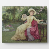 Plaque Photo Drinking Coffee and Reading in the Garden (Devant)