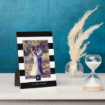 Plaque Photo Élégant Monogramme à rayures noir et blanc<br><div class="desc">Une tenue de photo élégante et chic qui peut être personnalisée pour un cadeau unique.</div>