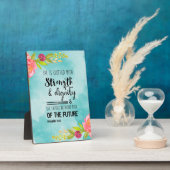 Plaque Photo Elle est habillée de force et de dignité (Côté)