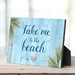 Plaque Photo "Emmenez-moi à la plage" Bois de la côte bleu rust<br><div class="desc">Gardez vos souvenirs d'été à proximité de votre coeur toute l'année avec cette plage en bois bleu clair avec corde nautique, coeur de corail, et chevalet de mer côtier plaque arrière. Placez-vous dans votre espace de travail et préparez-vous à être transporté dans votre lieu de vie le plus heureux. Idéal...</div>