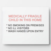 Plaque Photo Enfant fragile sur le plan médical à la maison Pla (Devant)