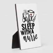 Plaque Photo Être en sécurité dormir avec une infirmière - drôl (Côté)