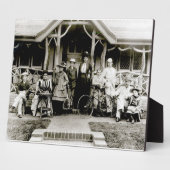 Plaque Photo Family Group, c.1900 (b/w photo) (Côté)