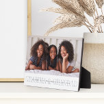 Plaque Photo Gramma & Grand-parents Photo personnalisée<br><div class="desc">Créez un cadeau sucré pour les grands-parents avec cette plaque photo personnalisée. "Gramma & Grand" apparaît sous votre photo en lettres grises chic,  avec votre message personnalisé et les noms des petits-enfants superposés.</div>