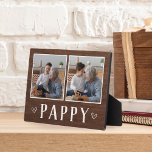Plaque Photo Grand-père rustique à deux photos<br><div class="desc">Le panneau en bois de charme pour la Fête des pères,  les anniversaires ou la fête des grands-parents présente deux photos côte à côte sur un arrière - plan rustique avec "Pappy" en-dessous.</div>