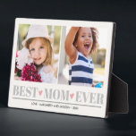 Plaque Photo Grey MEILLEUR MOM JAMAIS collage 2 Photo Coeurs ro<br><div class="desc">Créez un doux souvenir parfait pour la nouvelle maman pour Noël ou la fête des mères avec ce design extraordinaire en utilisant deux (2) de vos photos préférées et message personnalisé. "Meilleure maman jamais" apparaît le long du fond dans des lettres grises délicates avec des petits coeurs roses. Parfait pour...</div>
