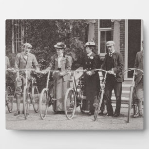 Plaque Photo Groupe d'edwardiane bicyclique, early 1900 s (b/w