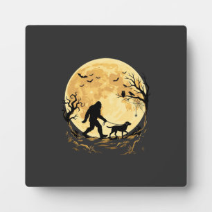 Plaque Photo Halloween Bigfoot Labrador marchant sous la pleine