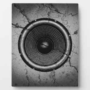 Plaque Photo Haut-parleur de musique sur un mur fissuré