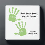 Plaque Photo Image personnalisée à la main Meilleure maman touj<br><div class="desc">Un cadeau merveilleux pour maman. Meilleure maman ! Les mains baissées. Utilisez l’empreinte de son enfant en prenant une photo et en remplaçant les empreintes modèles. Ce chevalet de plaque est une belle façon pour elle de chérir surtout le jour de la fête des mères.</div>