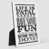 Plaque Photo La vie est mortelle (Côté)