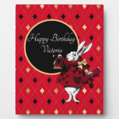 Plaque Photo Lapin blanc dans la table d'anniversaire rouge (Devant)