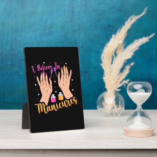 Plaque Photo L'Artiste Du Clou Croit Aux Manucures (Côté)