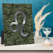 Plaque Photo Léo Zodiac Sign on Green Digital Camo (Côté)