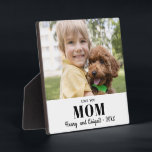 Plaque Photo Love You Mom Photo Family Modern Keepsaké<br><div class="desc">Utilisez une photo de famille préférée pour créer facilement une plaque de conservation. Trois lignes de texte vous permettent d'express le lien spécial indiqué sur la photo. Ce modèle professionnel va créer un cadeau sentimental pour toute mère. Taille idéale pour placer sur un manteau de salon ou un bureau. Pensez-y...</div>