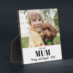 Plaque Photo Love You Mum Photo Famille Conserver Moderne<br><div class="desc">Utilisez une photo de famille préférée pour créer facilement une plaque de conservation. Trois lignes de texte vous permettent d'express le lien spécial indiqué sur la photo. Ce modèle professionnel va créer un cadeau sentimental pour toute mère. Taille idéale pour placer sur un manteau de salon ou un bureau. Pensez-y...</div>