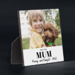 Plaque Photo Love You Mum Photo Famille Conserver Moderne<br><div class="desc">Utilisez une photo de famille préférée pour créer facilement une plaque de conservation. Trois lignes de texte vous permettent d'express le lien spécial indiqué sur la photo. Ce modèle professionnel va créer un cadeau sentimental pour toute mère. Taille idéale pour placer sur un manteau de salon ou un bureau. Pensez-y...</div>