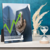 Plaque Photo Man showing stock price touchscreen concept (Côté)