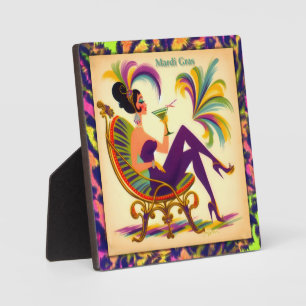 Plaque Photo Mardi Gras Femme Au Milieu Du Siècle Avec Martini