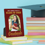 Plaque Photo Maroon Gold Graduate Photo Arch 2023 Graduation<br><div class="desc">Cette plaque photo marron et or coutume moderne pour la fête de fin d'études supérieures présente votre nom de lycée ou de collège pour la classe de 2023. Customisez avec votre nom sous l'écriture chic et audacieuse manuscrite et l'arche tendance pour un grand cadeau personnalisé de conservation de diplômes.</div>