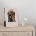 Plaque Photo Meilleurs Amis BFF Elegant Cadre Arc Garde photo<br><div class="desc">Un cadeau photo spécial, mémorable et magnifique pour les meilleurs amis. Le design comprend une seule mise en page photo dans un design arche moderne avec cadre en cercle concentrique en or faux rose pour afficher votre propre photo soeur spéciale. "Best Friends" est conçu dans une typographie d'or style et...</div>