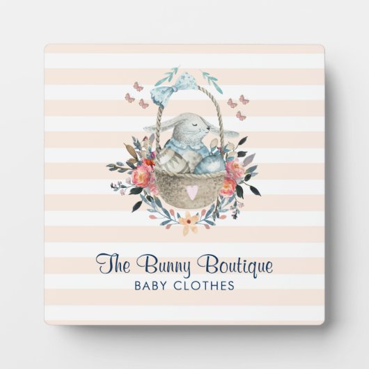 Plaque Photo Mignonne lapin dans un panier avec des oeufs et de (Devant)