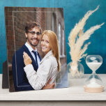 Plaque Photo Monogramme moderne<br><div class="desc">Une tenue de photo élégante et chic qui peut être personnalisée pour un cadeau unique.</div>