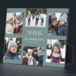 Plaque Photo Monographie rustique 6 photo collage nom de famill<br><div class="desc">Un collage de six photos entoure une simple branches initiale et rustique avec un nom et une année. Fait un grand cadeau de gardien. Reportages de votre année, le meilleur de votre séance photo de famille, photos de petits-enfants, photos de mariage et plus encore. L'arrière - plan bleu turquoise doux...</div>