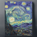 Plaque Photo Nuit étoilée par van Gogh<br><div class="desc">Van Gogh était obsédé par le symbolisme des objets lumineux et de la couleur. La lampe était un symbole de calme et de sécurité. L'étoile symbolisait la foi, et la lumière, les réalités humaines. Le bleu ultramarin profond était infini, tandis que le rouge et le vert exprimaient "ces choses terribles,...</div>
