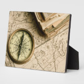 Plaque Photo Old compass over Ancient Map (Côté)