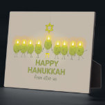 Plaque Photo Olive Hanoukka Menorah<br><div class="desc">Un groupe d'olives amusantes se réunissent pour une séance photo et forment une menorah pour envoyer un salut Happy Hanoukka.</div>