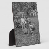 Plaque Photo Panier à coq adorable des années 1880 dans le jard (Côté)