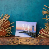 Plaque Photo Phare lumineux Pastel Sunset Rocky Beach (Côté)