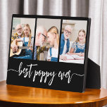 Plaque Photo Poppy Grand-Père Petits-Enfants Photo Collage<br><div class="desc">Capturez l'amour entre Poppy et ses petits-enfants avec notre Plaque Collage Photo Grand-Père. Cette plaque personnalisée présente un collage photo plein de charme, qui présente de magnifiques moments de chère partagés entre Poppy et ses petits-enfants bien-aimés. Autour des photos est le titre attachant "Poppy", ajoutant une touche spéciale au design....</div>