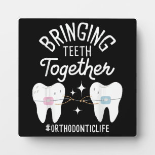 Plaque Photo Rapprocher les dents - Orthodontiste 