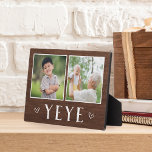 Plaque Photo Russe Deux Photo Yeye Grand-pa<br><div class="desc">Le panneau en bois de charme pour la Fête des pères,  les anniversaires ou la fête des grands-parents présente deux photos côte à côte sur un arrière - plan rustique avec "Yeye" en dessous.</div>