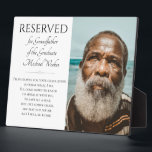 Plaque Photo Sauvez un siège grand-père du Mémorial des diplômé<br><div class="desc">Cet élégant grand-père de la plaque permanente du mémorial des diplômés, avec son poème touchant et une photo du grand-père du diplômé, est une belle façon de se souvenir et de lui rendre hommage le jour de votre remise des diplômes. Placez ceci sur la chaise où il aurait assisté à...</div>