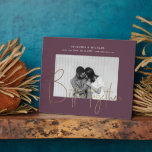 Plaque Photo script or une photo enregistrer la date fiançaille<br><div class="desc">police de caractères gras élégante en trois variantes feuille dorée,  blanc et noir avec plusieurs options de couleur arrière - plan. Ce design photo unique est parfait pour enregistrer la date et les cartes fiançailles. Choisissez entre différentes options dans notre magasin.</div>