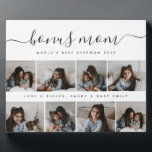 Plaque Photo Script unique Photo Collage Bonus Maman Fête des m<br><div class="desc">Honor a belle-mère spéciale this Mother's Day with our Unique Script Photo Collage Bonus Mom sign. Il crée un collage photo rectangulaire et propre avec une élégance intemporelle. Les clichés monochromes et la calligraphie manuscrite captent l'amour d'une famille, ce qui en fait un cadeau unique, moderne, chic et sentimental. Ce...</div>