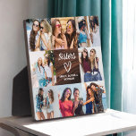 Plaque Photo Sisters Script Cadeau Pour Amis Wood Photo Collage<br><div class="desc">La Plaque Collage Photo Sisters Script Gift for Friends est une belle façon de célébrer votre amitié chère. Doté d'un design de script élégant avec les mots "Soeurs", cette plaque vous permet de télécharger vos photos préférées ensemble, en créant un saké personnalisé et chaleureux. Parfait pour les anniversaires, les vacances,...</div>