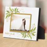 Plaque Photo Tablette photo sans cadre mariage Retour<br><div class="desc">Plaque tabletop avec chevalet intégré avec votre photo préférée accentuée avec de beaux feuilles et points vert et or aquarelle. Idéal comme cadeau ou pour afficher votre photo préférée dans votre propre maison. Vos couleurs d'image sont directement placées sur le panneau du carton dur pour une image incroyablement nette avec...</div>